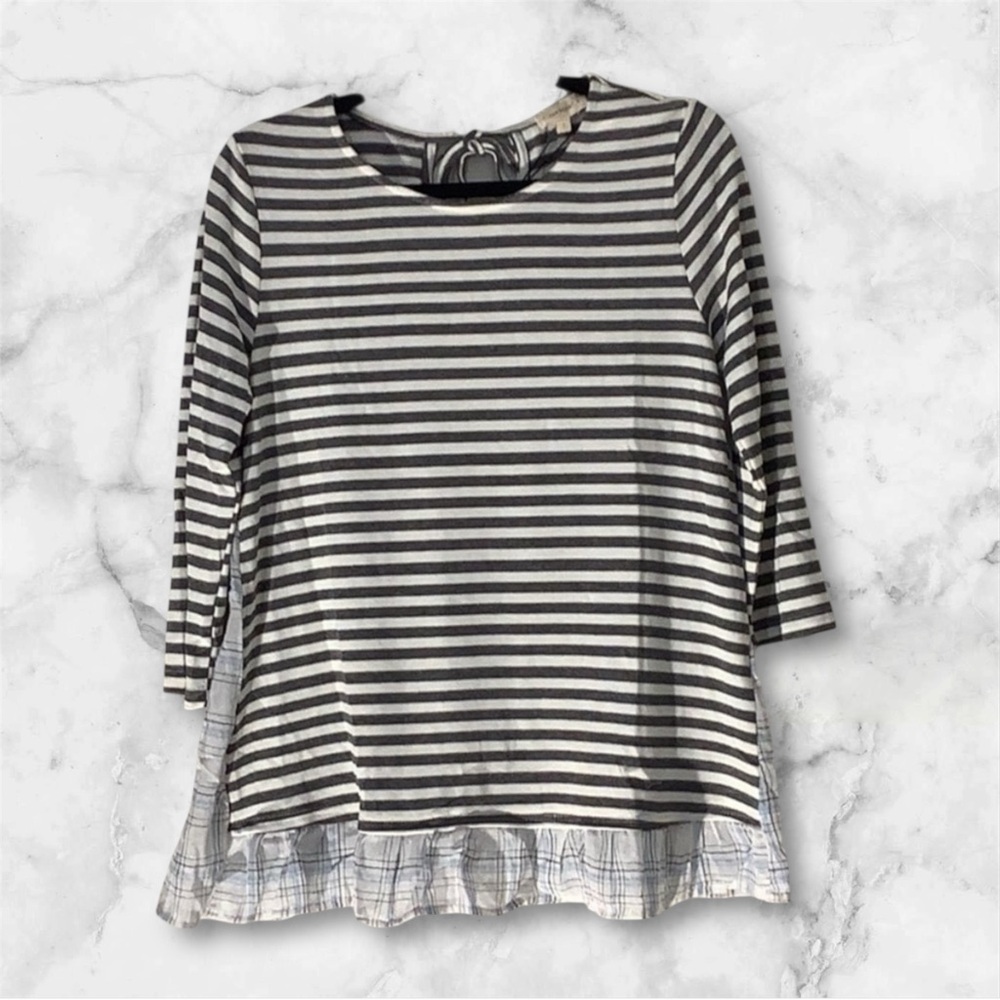 Crescent Gray And White Top